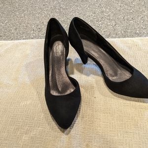 CL by Laundry black suede dress pumps